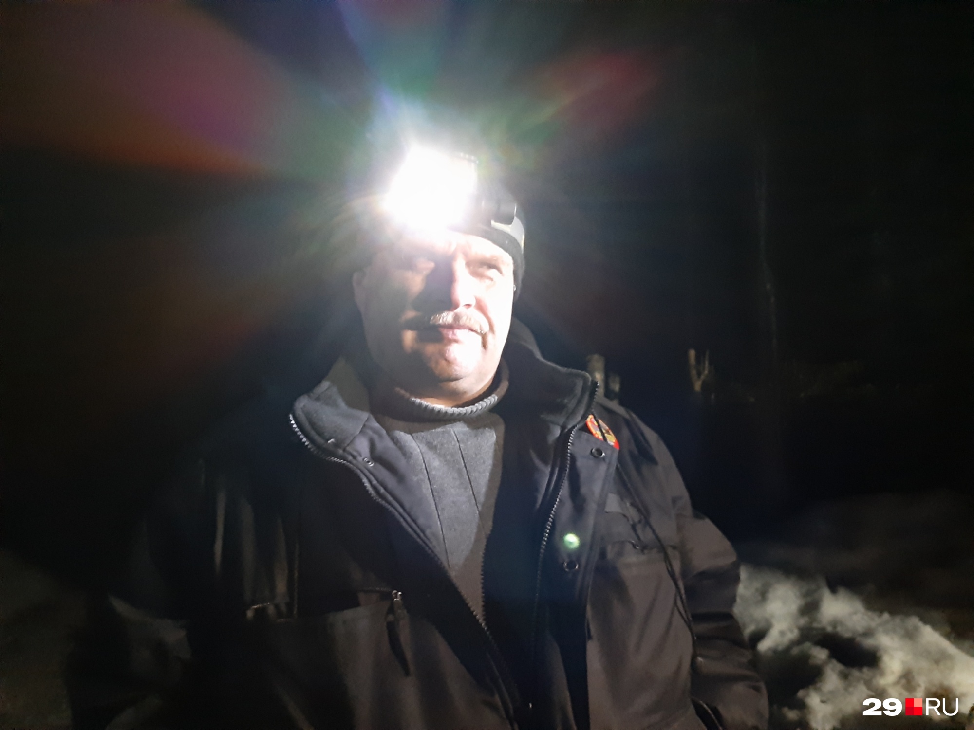 Пока одни идут на саму станцию, другие остаются на посту Пока одни идут на саму станцию, другие остаются на посту