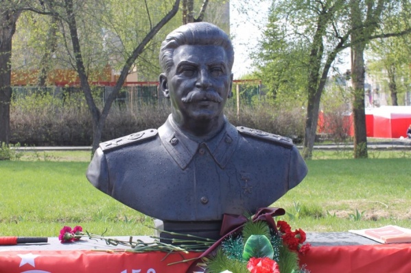 Разрешения на установку памятника Сталину инициативная группа добивалась несколько лет Разрешения на установку памятника Сталину инициативная группа добивалась несколько лет