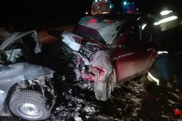 По данным ГИБДД, Renault Sandero вылетел на встречную полосу По данным ГИБДД, Renault Sandero вылетел на встречную полосу