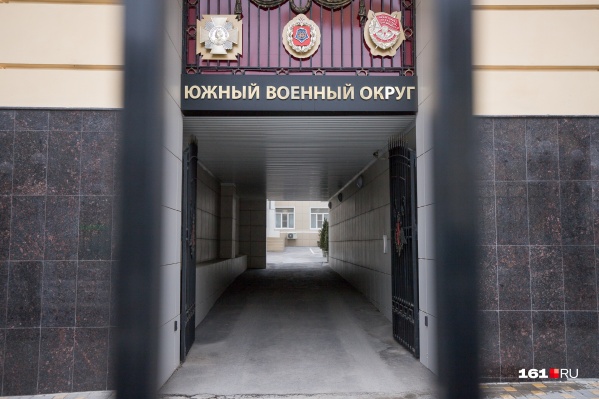 Солдат очень хотел в отпуск, поэтому поочередно «похоронил» трех родственников. И был наказан Солдат очень хотел в отпуск, поэтому поочередно «похоронил» трех родственников. И был наказан