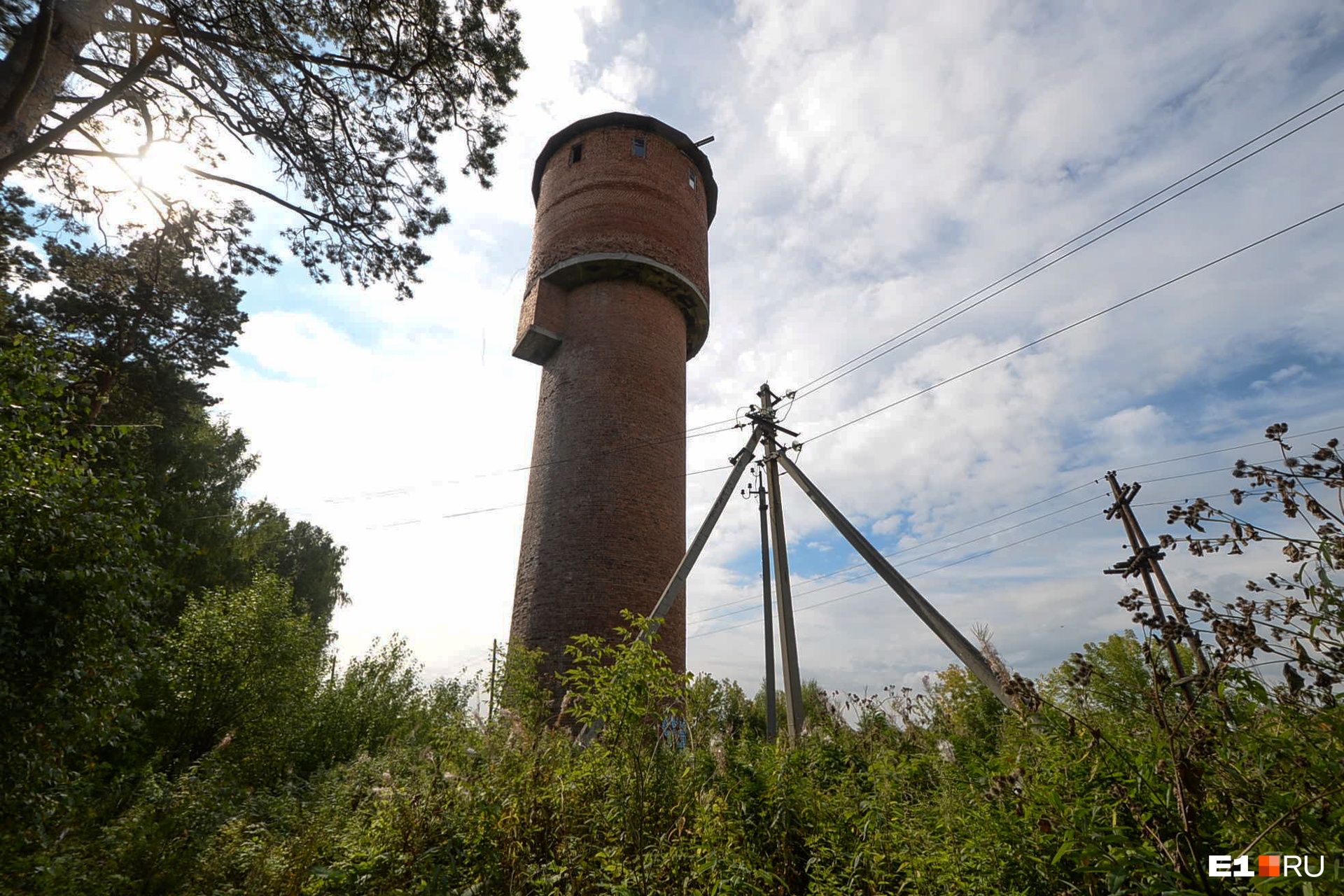 Старая водонапорная башня 