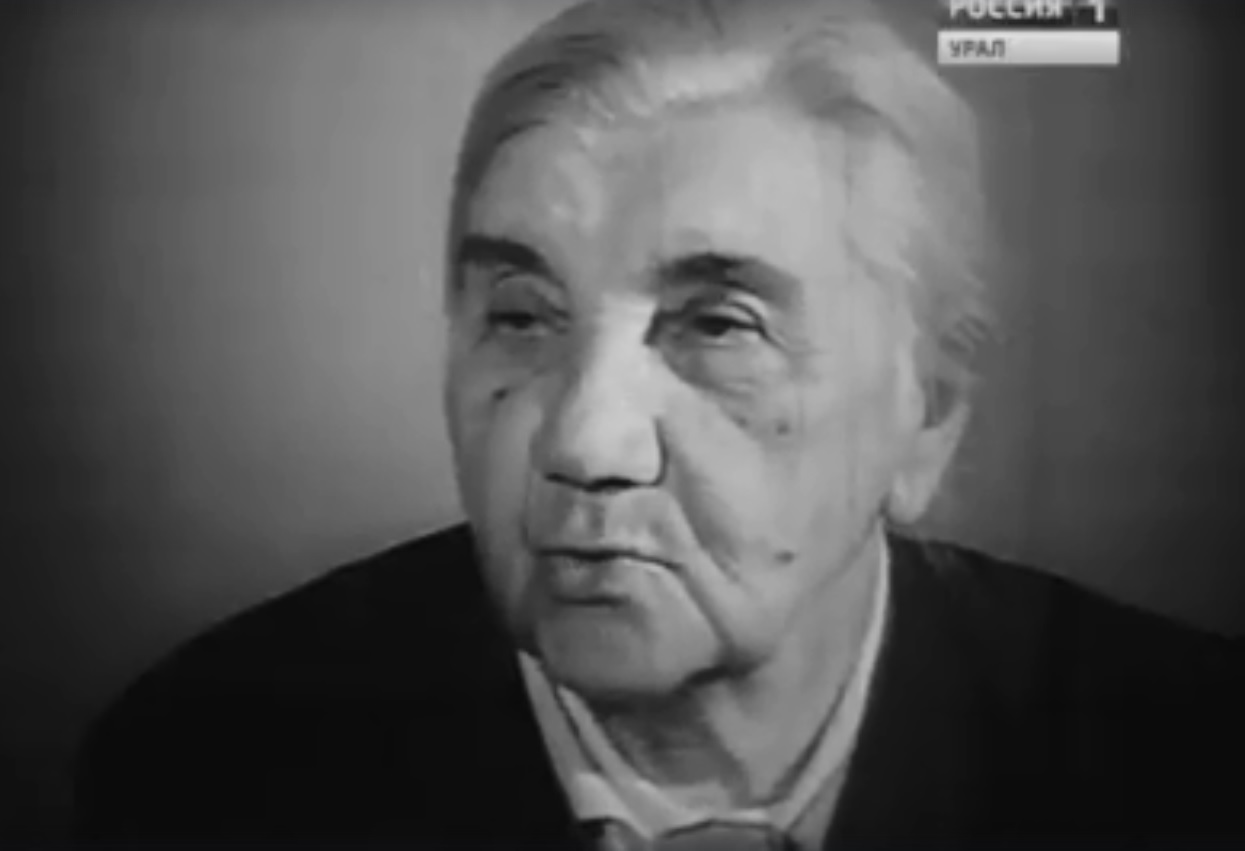 В фильме «Главный проспект» в 1967 году Анна Николаевна рассказывала, что добралась на родину на норвежском корабле. От Финляндии — на поезде, а в Петрограде их встретила комиссия В фильме «Главный проспект» в 1967 году Анна Николаевна рассказывала, что добралась на родину на норвежском корабле. От Финляндии — на поезде, а в Петрограде их встретила комиссия