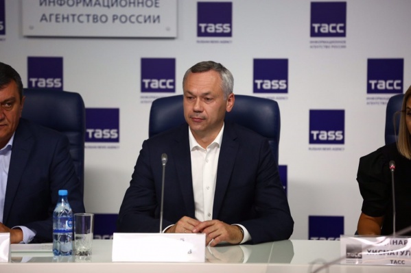Андрей Травников официально стал губернатором на ближайшие пять лет Андрей Травников официально стал губернатором на ближайшие пять лет
