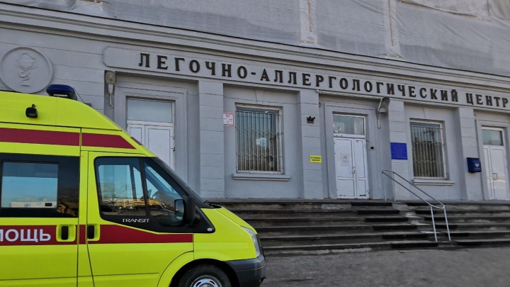 «Тяжело болеют те, кто не привился»: что известно о вспышке пневмонии в Красноярске