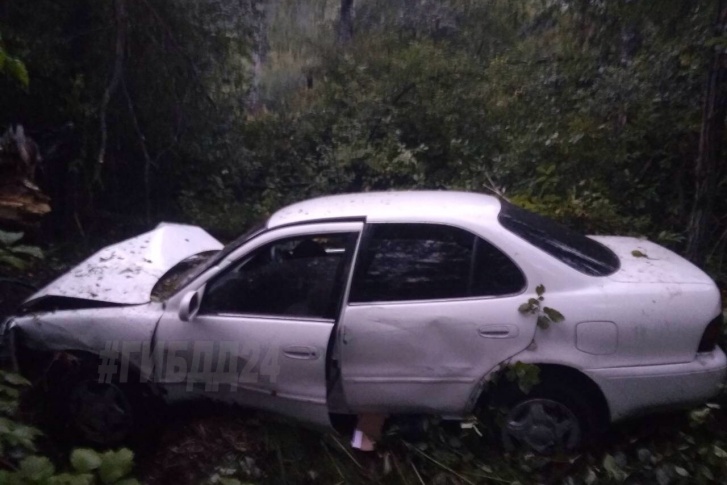 Автомобиль в аварии пострадал серьезно, как и его малолетний водитель Автомобиль в аварии пострадал серьезно, как и его малолетний водитель