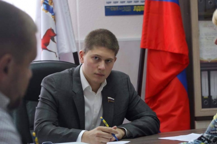 Никита Сорокин — депутат, как и отец, но от другой партии Никита Сорокин — депутат, как и отец, но от другой партии