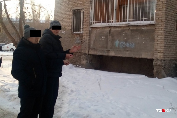 Сергей причастен и к другим преступлениям. В 1998 году с подельниками по ошибке убил не того человека, в 2006-м пытался похитить из офиса бизнесмена. Жертва от полученных увечий скончалась на месте Сергей причастен и к другим преступлениям. В 1998 году с подельниками по ошибке убил не того человека, в 2006-м пытался похитить из офиса бизнесмена. Жертва от полученных увечий скончалась на месте