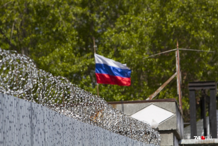 Начальника колонии подозревают в получении взяток от заключённых Начальника колонии подозревают в получении взяток от заключённых
