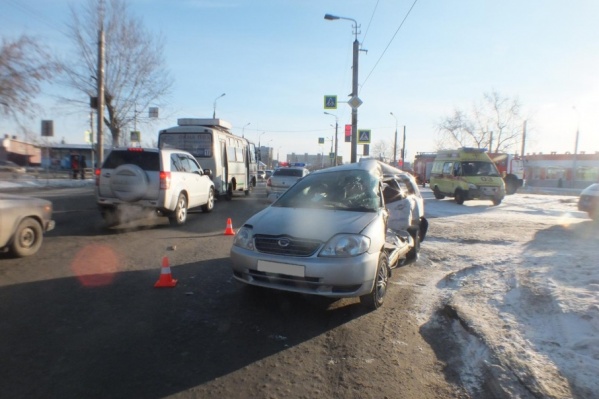 Обстоятельства аварии с маршрутным автобусом уточняются Обстоятельства аварии с маршрутным автобусом уточняются