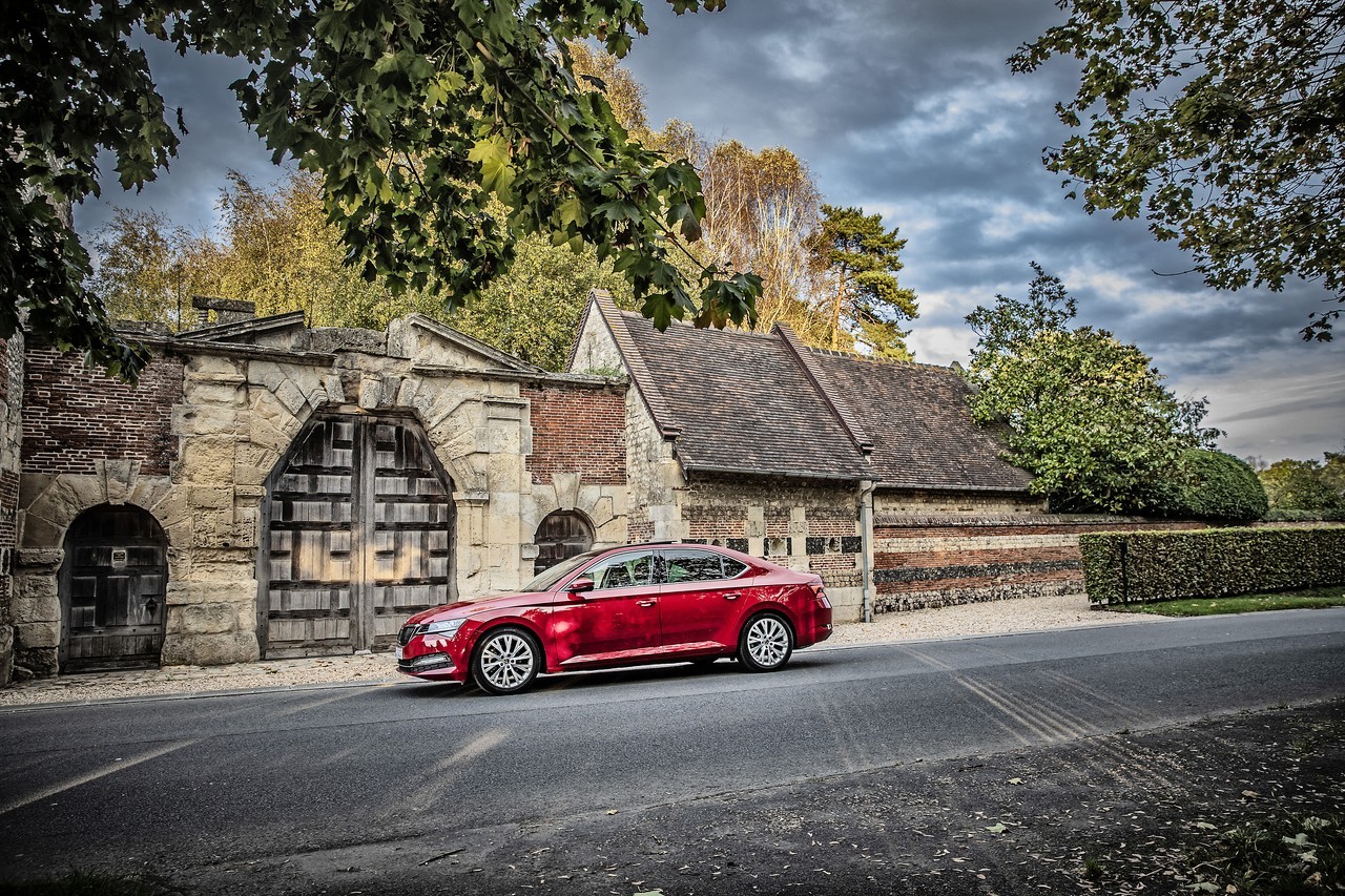 Стоимость обновлённой SKODA Superb стартует от 2,097 миллиона рублей Стоимость обновлённой SKODA Superb стартует от 2,097 миллиона рублей