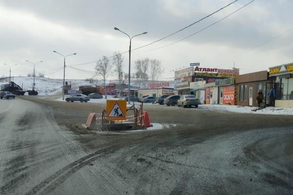 В настоящее время яма огорожена В настоящее время яма огорожена