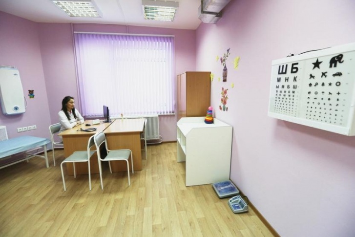 Поликлиника почти готова, но так и не запущена в работу Поликлиника почти готова, но так и не запущена в работу