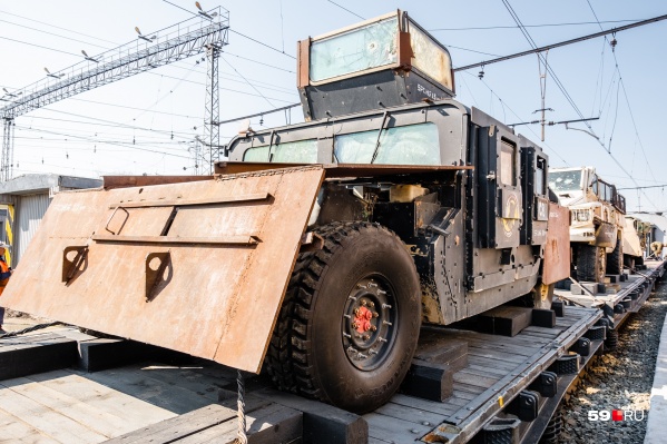 Переделанный террористами американский джип Hummer Переделанный террористами американский джип Hummer 