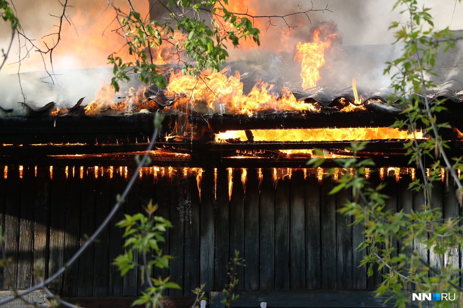Мужчина сжег дом бывшей любовницы в Ваче. Женщина и ее родственник погибли