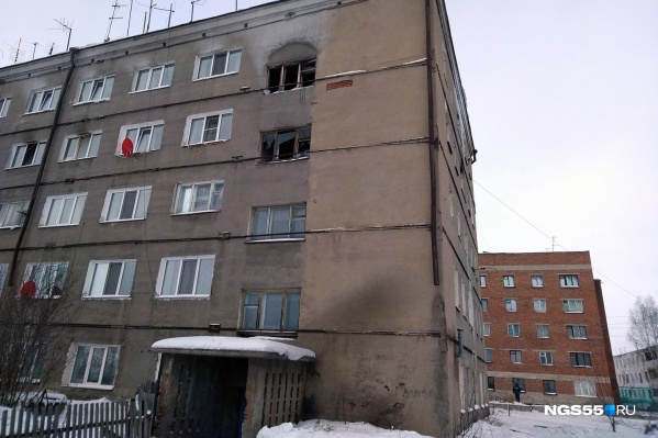 Пожар в общежитии и гибель пяти соседей обойдутся осуждённому в общей сложности в два года девять месяцев в колонии-поселении Пожар в общежитии и гибель пяти соседей обойдутся осуждённому в общей сложности в два года девять месяцев в колонии-поселении