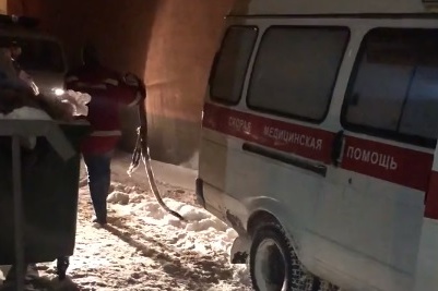 Бригада врачей не смогла самостоятельно выбраться из снежного плена Бригада врачей не смогла самостоятельно выбраться из снежного плена