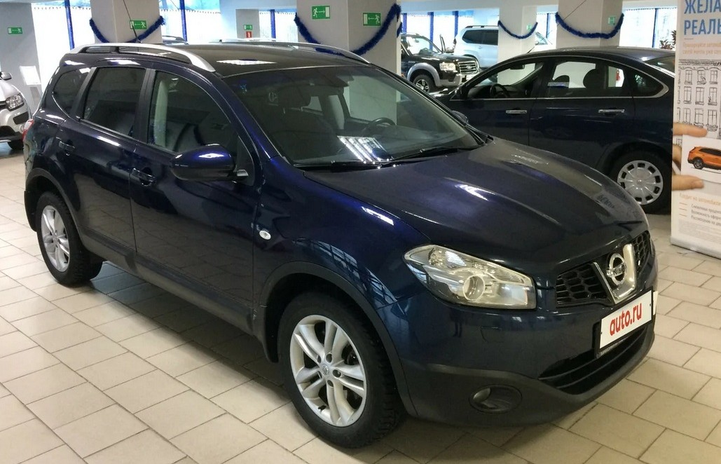 Nissan Qashqai +2 не пользовался большим спросом, но сама идея интересна: автомобиль длиной 4,5 метра предлагал семиместный салон Nissan Qashqai +2 не пользовался большим спросом, но сама идея интересна: автомобиль длиной 4,5 метра предлагал семиместный салон