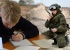 Воспитывают патриотизм? В Екатеринбурге четвероклассники написали письмо солдатам в Сирию