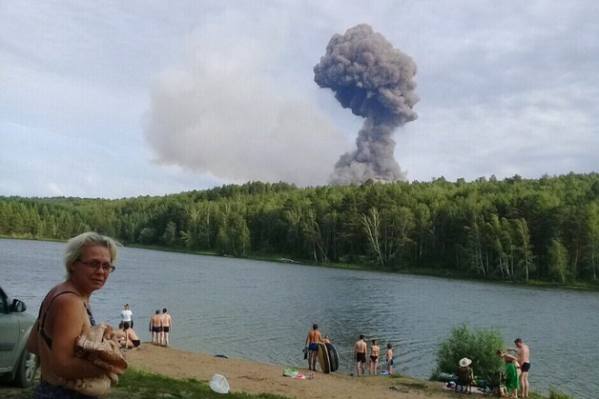 Очевидцы рассказывали, что во время взрывов тряслась земля Очевидцы рассказывали, что во время взрывов тряслась земля