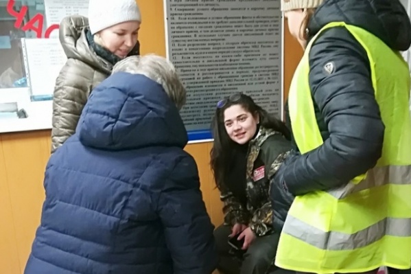 Бабушку привезли в дежурную часть полиции Бабушку привезли в дежурную часть полиции