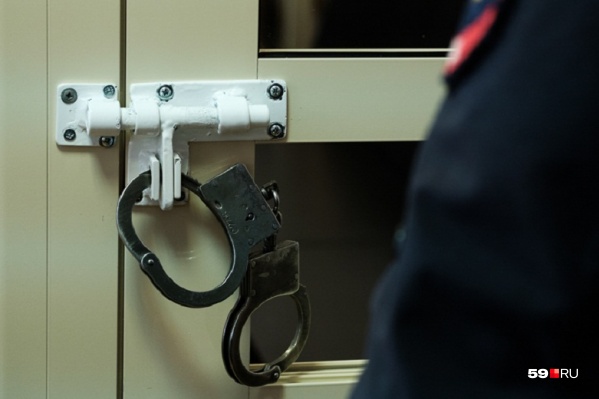 Сейчас похититель под арестом Сейчас похититель под арестом