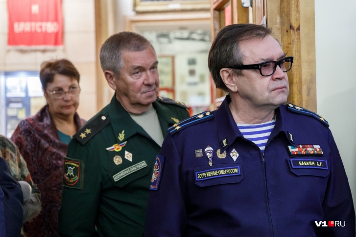 На выставку о славном боевом прошлом ПВО пришли офицеры и генералы На выставку о славном боевом прошлом ПВО пришли офицеры и генералы