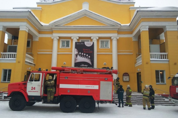 С условным пожаром боролись около получаса С условным пожаром боролись около получаса