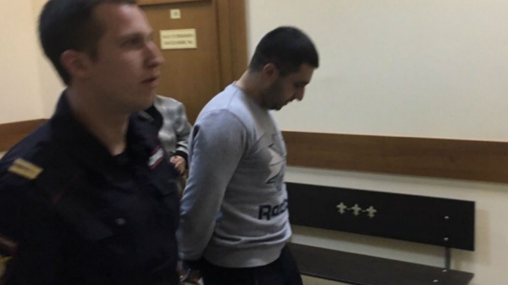 Брат задержанного сотрудника «пыточной» колонии пообещал за час-два найти миллион рублей для залога