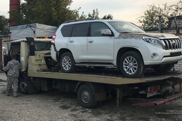 Банда специализировалась на угоне премиальных внедорожников Банда специализировалась на угоне премиальных внедорожников