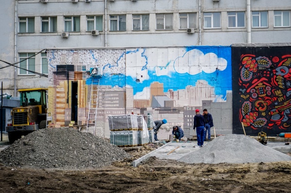Администрация «Центральной» гостиницы намерена благоустроить внутренний дворик Администрация «Центральной» гостиницы намерена благоустроить внутренний дворик