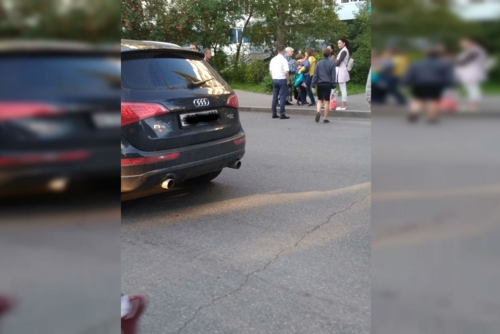 Водитель отвез ребенка в больницу Водитель отвез ребенка в больницу