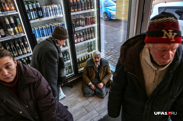Безногого постояльца посетители знают в лицо Безногого постояльца посетители знают в лицо