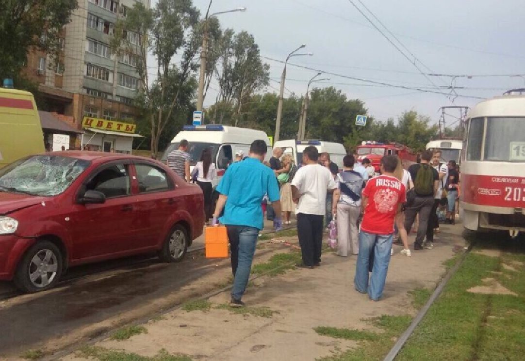 Пострадавшим потребовалась помощь медиков Пострадавшим потребовалась помощь медиков