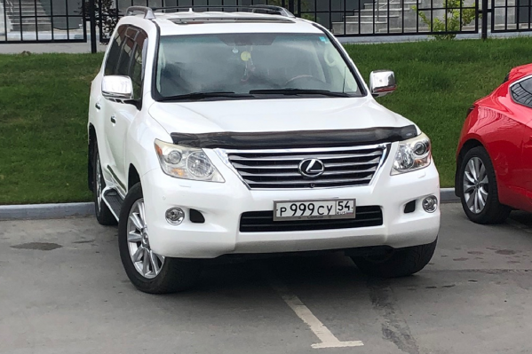 Внедорожник Lexus Внедорожник Lexus