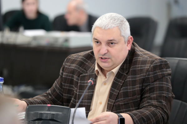 Николай Безуглов находится под домашним арестом с конца июня 2019 года Николай Безуглов находится под домашним арестом с конца июня 2019 года