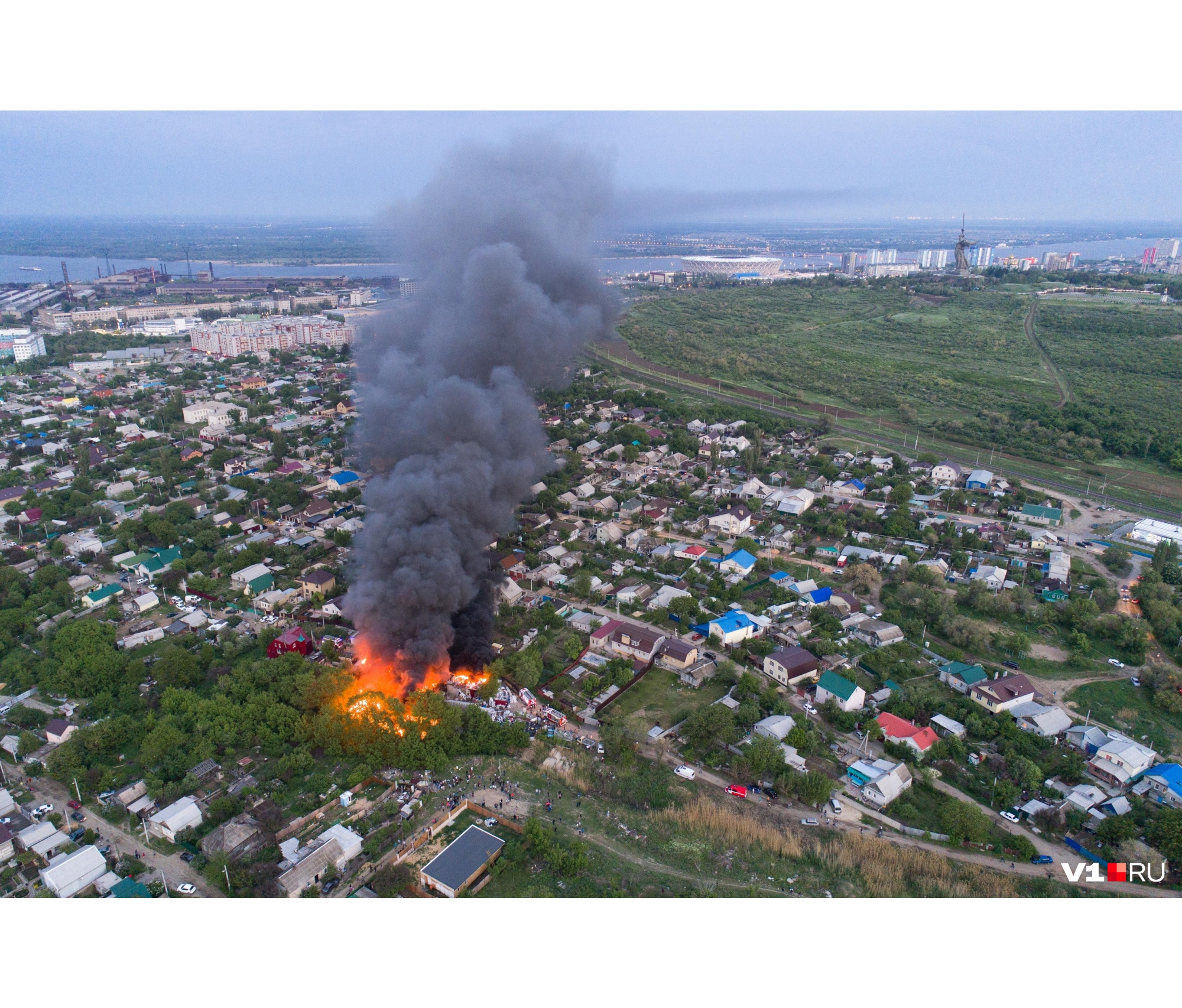 «Негде набрать воды»: пожарным было нечем тушить пожар у Мамаева кургана в Волгограде