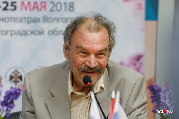 Заслуженного артиста России проводят в последний путь на Центральном кладбище Заслуженного артиста России проводят в последний путь на Центральном кладбище
