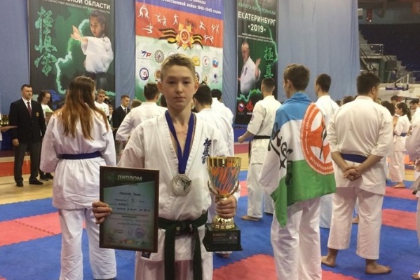 Роман Меньшов — чемпион Приволжского округа по киокушинкай карате Роман Меньшов — чемпион Приволжского округа по киокушинкай карате