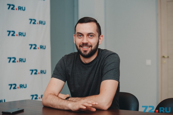 Вадим Толчеев занимается самообразованием и учится в зарубежных вузах дистанционно. Недавно он закончил курс бостонского университета по стратегическому маркетингу в соцсетях Вадим Толчеев занимается самообразованием и учится в зарубежных вузах дистанционно. Недавно он закончил курс бостонского университета по стратегическому маркетингу в соцсетях