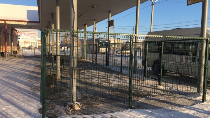 Тюменский автовокзал передумал устанавливать «клетки» для пассажиров