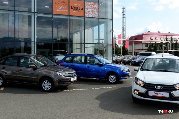 Lada Granta задает минимальную цену для новых автомобилей, и она неутешительна: 435 тысяч рублей за самую простую версию рестайлинговой модели Lada Granta задает минимальную цену для новых автомобилей, и она неутешительна: 435 тысяч рублей за самую простую версию рестайлинговой модели