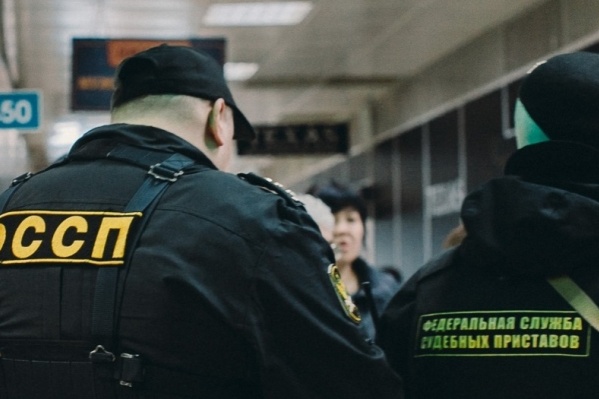 Мужчина погасил немаленькую задолженность лишь после того, как приставы запретили ему ездить и работать на его грузовике Мужчина погасил немаленькую задолженность лишь после того, как приставы запретили ему ездить и работать на его грузовике 