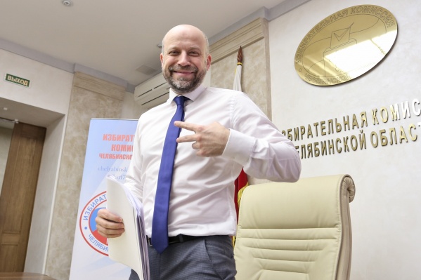 Председатель избирательной комиссии Челябинской области Сергей Обертас рассказал, что все участки открылись вовремя Председатель избирательной комиссии Челябинской области Сергей Обертас рассказал, что все участки открылись вовремя 