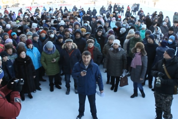 Многие горожане предстали на видео в медицинских масках Многие горожане предстали на видео в медицинских масках