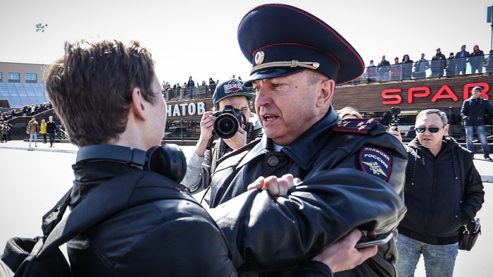 Новые законы ударят по свободе слова — и карману Новые законы ударят по свободе слова — и карману