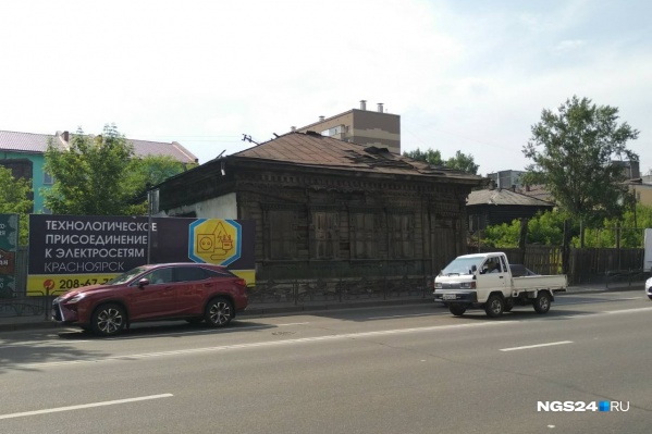 Дом Потехина со стороны Вейнбаума Дом Потехина со стороны Вейнбаума