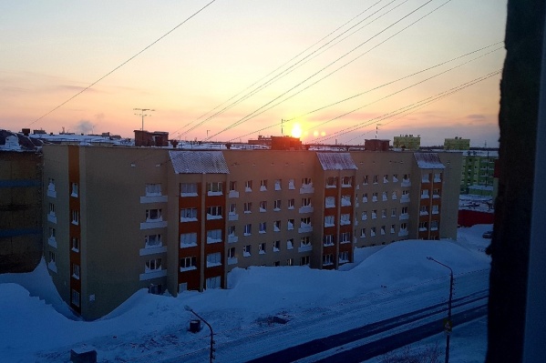 В Красноярском крае помимо Норильска полярная ночь наступает на полуострове Таймыр (административный центр — город Дудинка), в Туруханском районе В Красноярском крае помимо Норильска полярная ночь наступает на полуострове Таймыр (административный центр — город Дудинка), в Туруханском районе