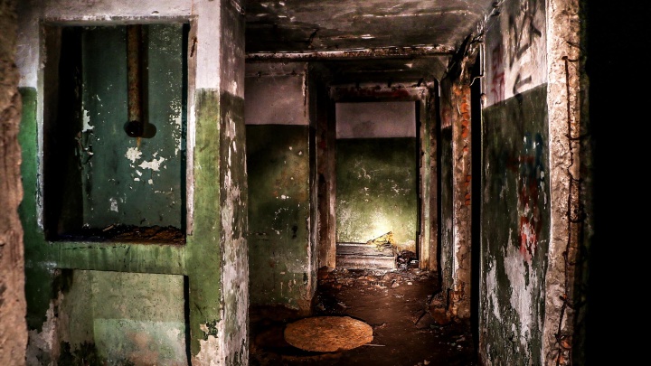 Затопленный этаж и комната для гулянок: продолжаем изучать секретный бункер НКВД в Почаинском овраге