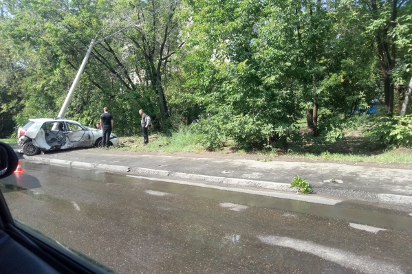Пассажира и водителя «Тойоты» с травмами увезли на скорой в больницу Пассажира и водителя «Тойоты» с травмами увезли на скорой в больницу