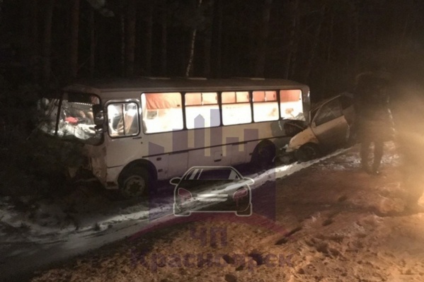 Авария произошла на выезде из города вечером 11 января Авария произошла на выезде из города вечером 11 января